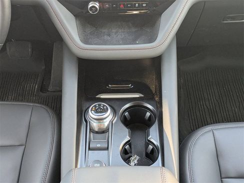 Used 2025 Ford Explorer Active w/ Active Comfort Package image 20