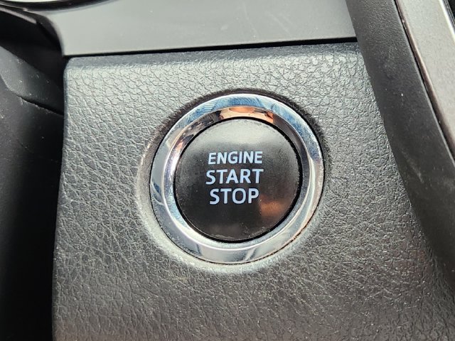 Used 2022 Toyota Camry SE w/ Convenience Package FWD image 15