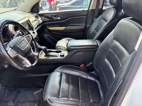 Used 2017 GMC Acadia Denali w/ Technology Package FWD image 7