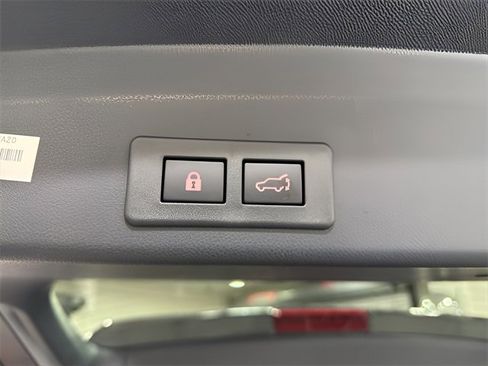 Certified 2024 Subaru Ascent Premium w/ Convenience Package image 37