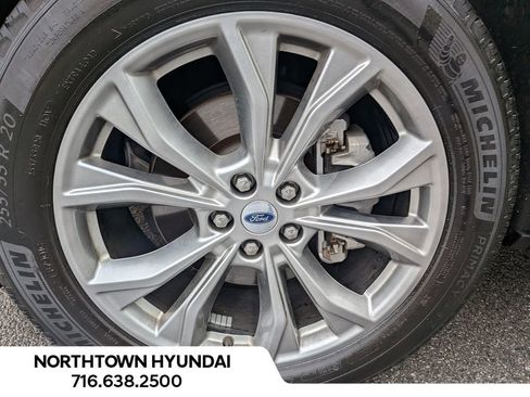 Used 2023 Ford Explorer XLT w/ Equipment Group 202A AWD/4WD image 39