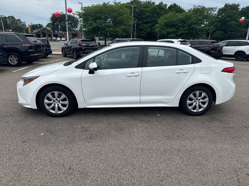 Used 2024 Toyota Corolla LE FWD image 4