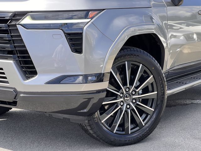 Used 2024 Lexus GX 550 w/ Accessory Package (31) AWD/4WD image 38