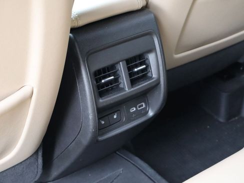 Used 2024 Cadillac XT4 Premium Luxury FWD image 19