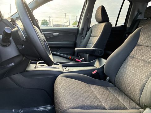 Used 2023 Honda Ridgeline Sport image 11