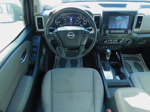 Used 2022 Nissan Frontier SV image 14