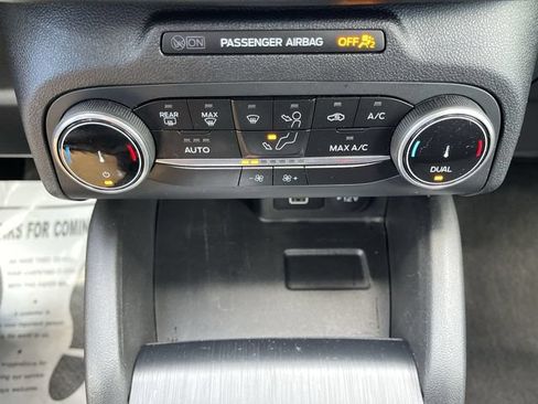 Certified 2025 Ford Escape Active AWD/4WD image 19