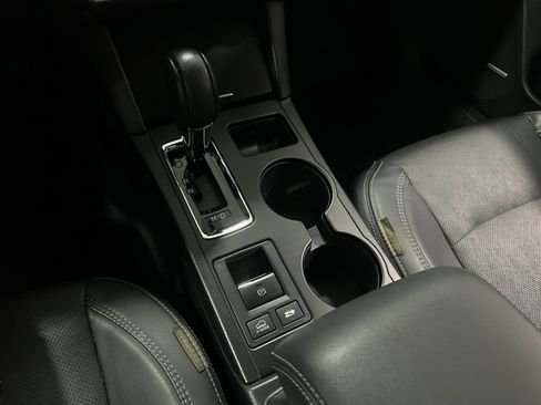 Used 2019 Subaru Outback 3.6R Limited AWD/4WD image 11