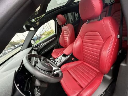 Used 2024 Alfa Romeo Stelvio Ti w/ Performance Driving Package AWD/4WD image 15