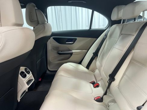 Used 2025 Mercedes-Benz C 300 4MATIC Sedan image 25