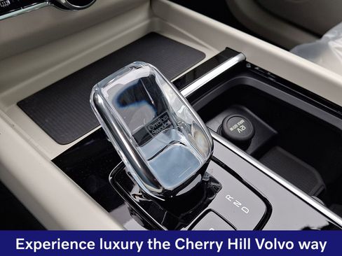 New 2026 Volvo XC60 T8 Ultra w/ Protection Package Premier AWD/4WD image 12