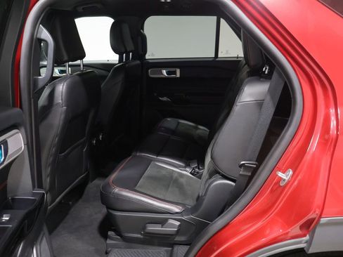 Used 2022 Ford Explorer ST-Line image 19