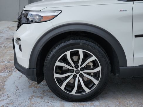 Used 2022 Ford Explorer ST-Line w/ Class IV Trailer Tow Package AWD/4WD image 9
