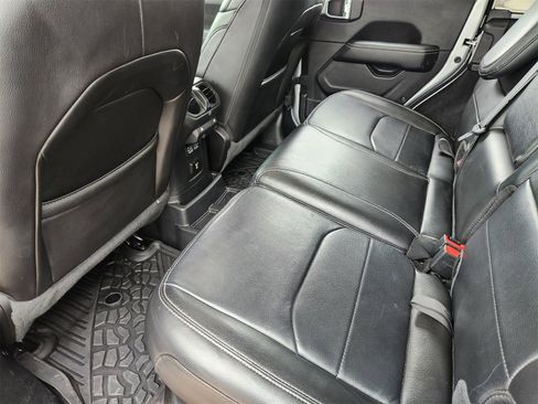 Used 2023 Jeep Wrangler Sahara image 37