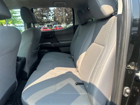 Used 2019 Toyota Tacoma SR5 AWD/4WD image 10