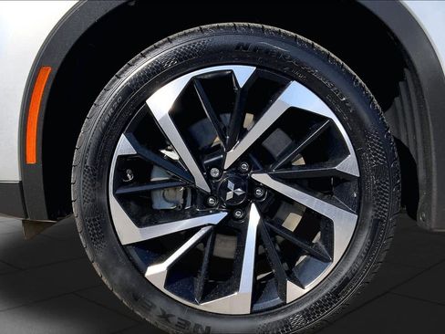 Used 2022 Mitsubishi Outlander SE FWD image 11