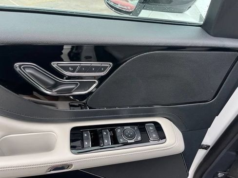 Used 2026 Lincoln Aviator 2WD image 14