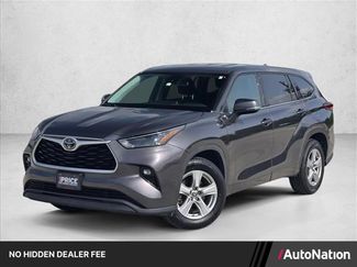Used 2022 Toyota Highlander LE FWD video 1