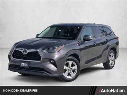 Used 2022 Toyota Highlander LE