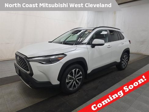 Used 2023 Toyota Corolla Cross XLE w/ Convenience Package image 1