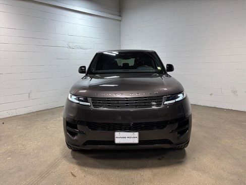 Used 2024 Land Rover Range Rover Sport SE image 3