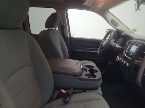 Used 2018 RAM 1500 Express RWD image 21