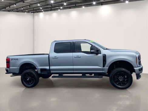 Used 2024 Ford F250 XLT w/ Black Appearance Package AWD/4WD image 8