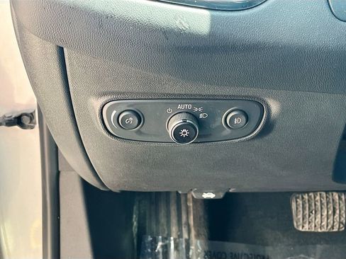 Used 2020 Chevrolet Equinox LT AWD/4WD image 10