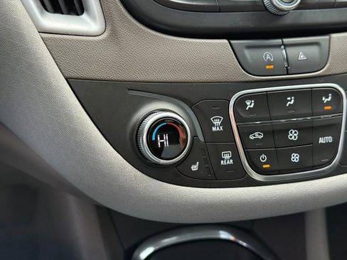 Used 2024 Chevrolet Malibu LT image 23