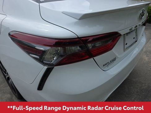 Used 2023 Toyota Camry SE FWD image 9