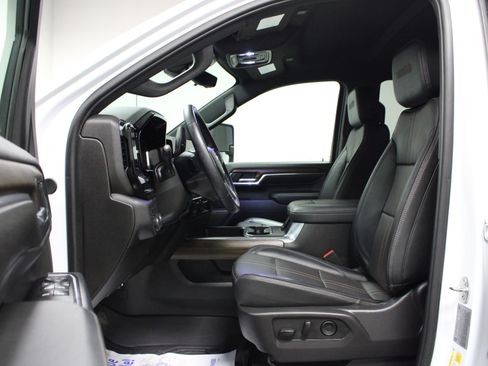 Used 2024 Chevrolet Silverado 3500 High Country w/ Technology Package AWD/4WD image 12