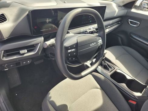 Used 2025 Kia K4 LXS image 9