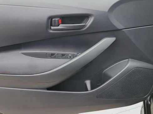 Used 2022 Toyota Corolla LE image 16