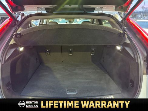 Used 2022 Cadillac XT4 Premium Luxury w/ Enhanced Visibility Package image 24