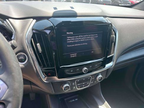 Used 2023 Chevrolet Traverse LT FWD image 29