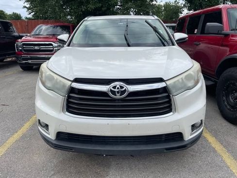 Used 2016 Toyota Highlander Limited FWD image 3