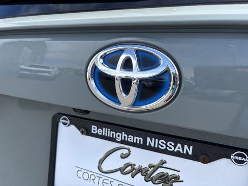 Used 2021 Toyota RAV4 XLE AWD/4WD image 10
