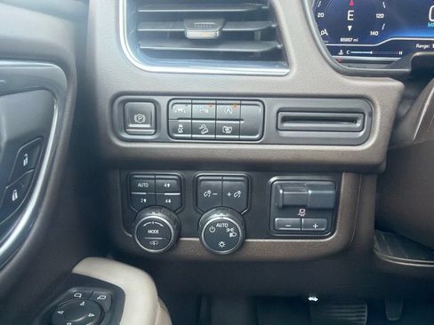 Certified 2023 Chevrolet Suburban Z71 w/ Z71 Off-Road Package AWD/4WD image 12