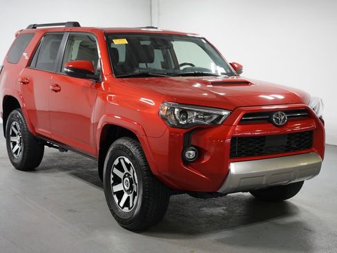 Certified 2024 Toyota 4Runner TRD Off-Road Premium image 3