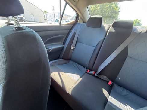 Used 2025 Nissan Versa SV FWD image 33