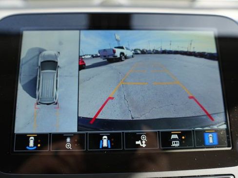 Used 2023 Chevrolet Equinox LT image 23