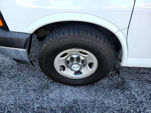 Used 2017 Chevrolet Express 3500 LT w/ LT Preferred Equipment Group image 8