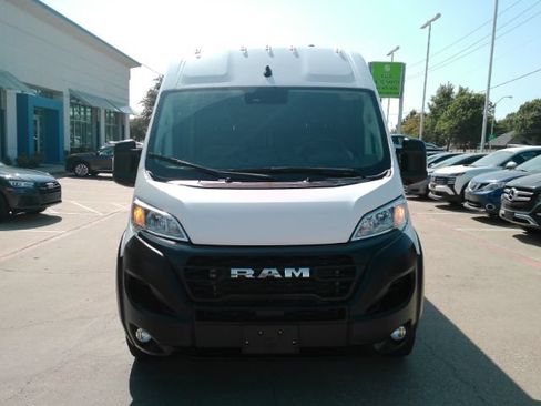 Used 2025 RAM ProMaster 2500 w/ Convenience Group FWD image 2