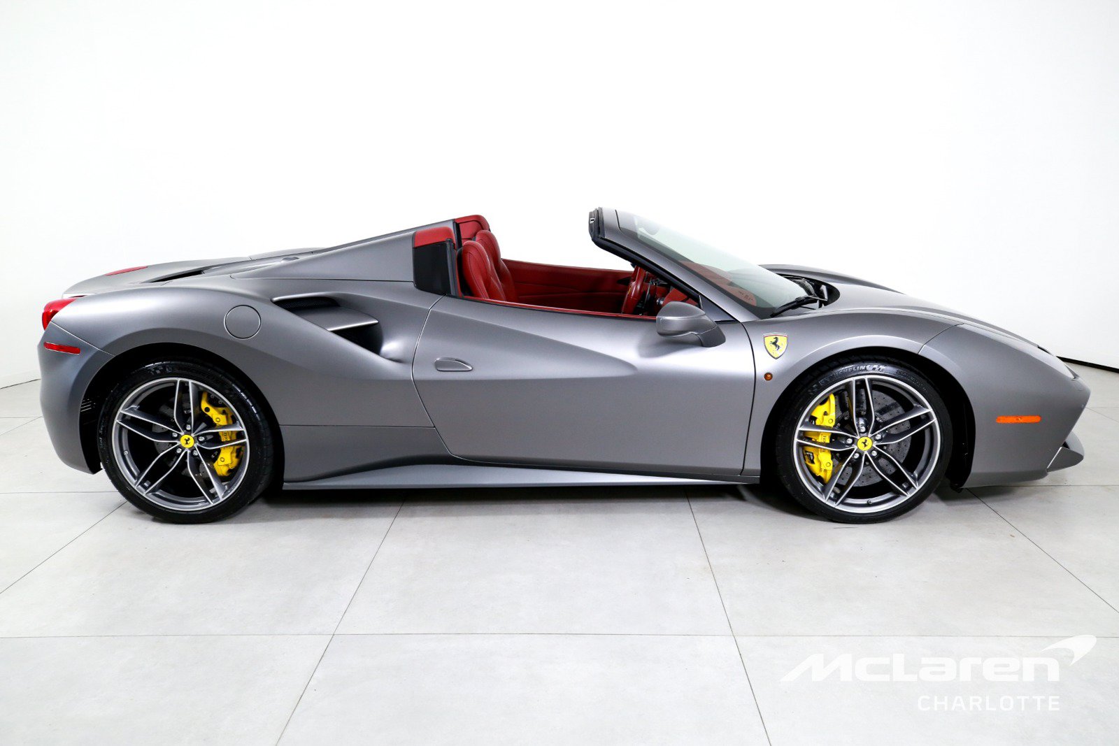 Used 2018 Ferrari 488 Spider RWD image 10