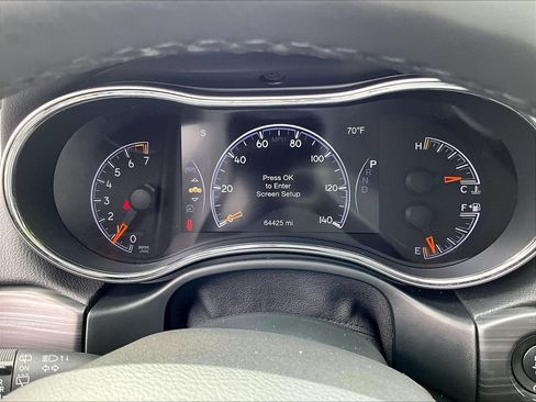 Used 2019 Jeep Grand Cherokee Altitude AWD/4WD image 25