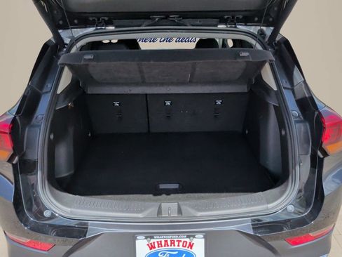 Used 2021 Buick Encore GX Essence FWD image 16