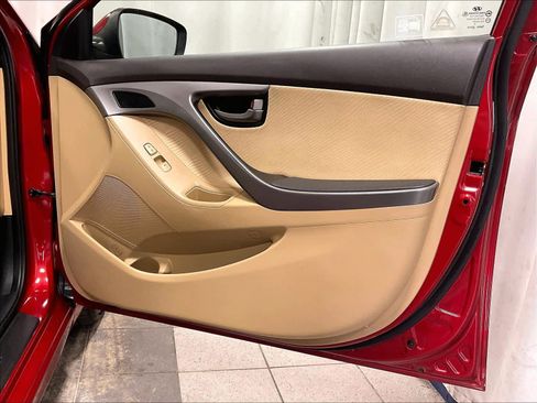 Used 2013 Hyundai Elantra GLS w/ Preferred Pkg image 12