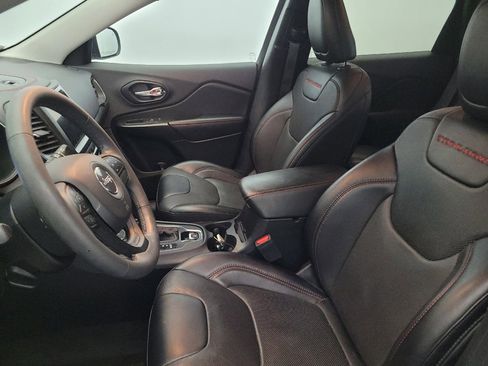 Used 2022 Jeep Cherokee Trailhawk w/ Premium Leather Package image 17