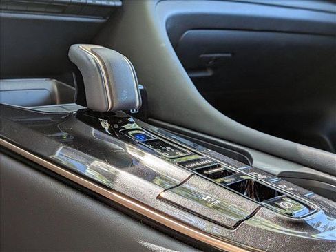 Used 2025 Toyota Crown XLE image 13