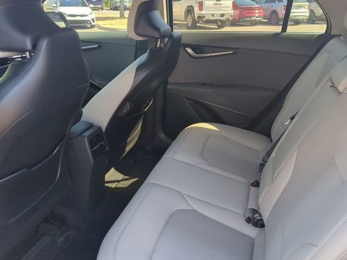 New 2025 Kia Niro EX Touring image 11